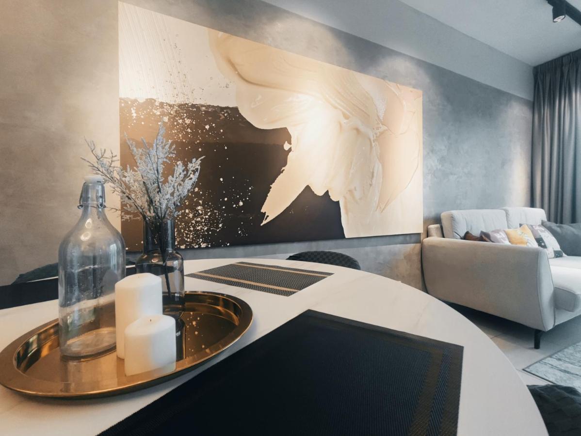 Aparthotel Kuala Lumpur Datum Jelatek - Klcc View - Infont Lrt And 5 Minutes To Klcc -near By Gleneagles